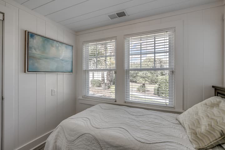 ห้องนอน 8: เตียงเดี่ยว 2 เตียงเหมาะสำหรับผู้เข้าพักที่อายุน้อย