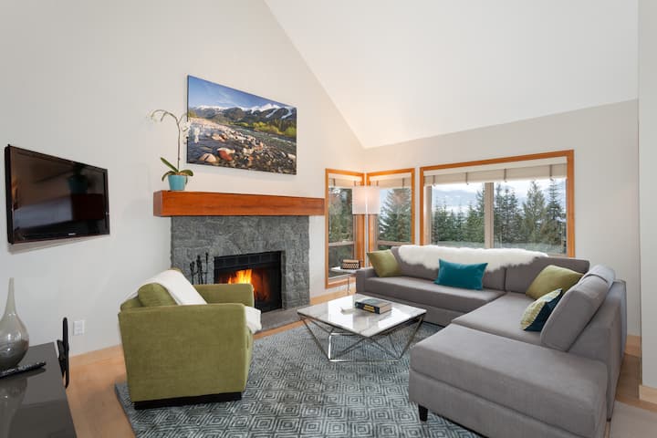 Pet-friendly Home With Hot Tub - Whistler