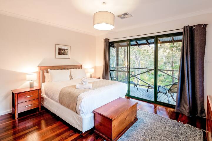 Three Bears: Yallingup Hideaway near Wineries gallery image 3