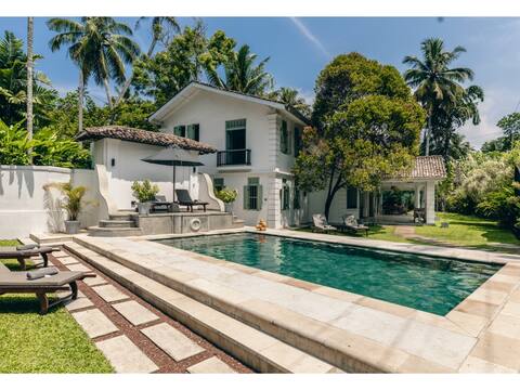 Wijaya Giri lux villa, pool, chef & close to surf