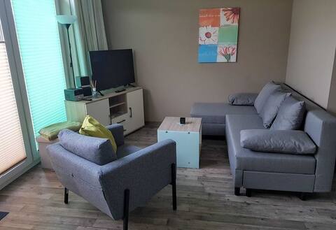 Leistungsstarkes Airbnb: Vacation apartment, top floor, balcony in Gelbensande
