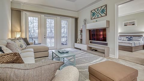 Immaculate 3BR/3BA Beach Villa with TESLA Charger