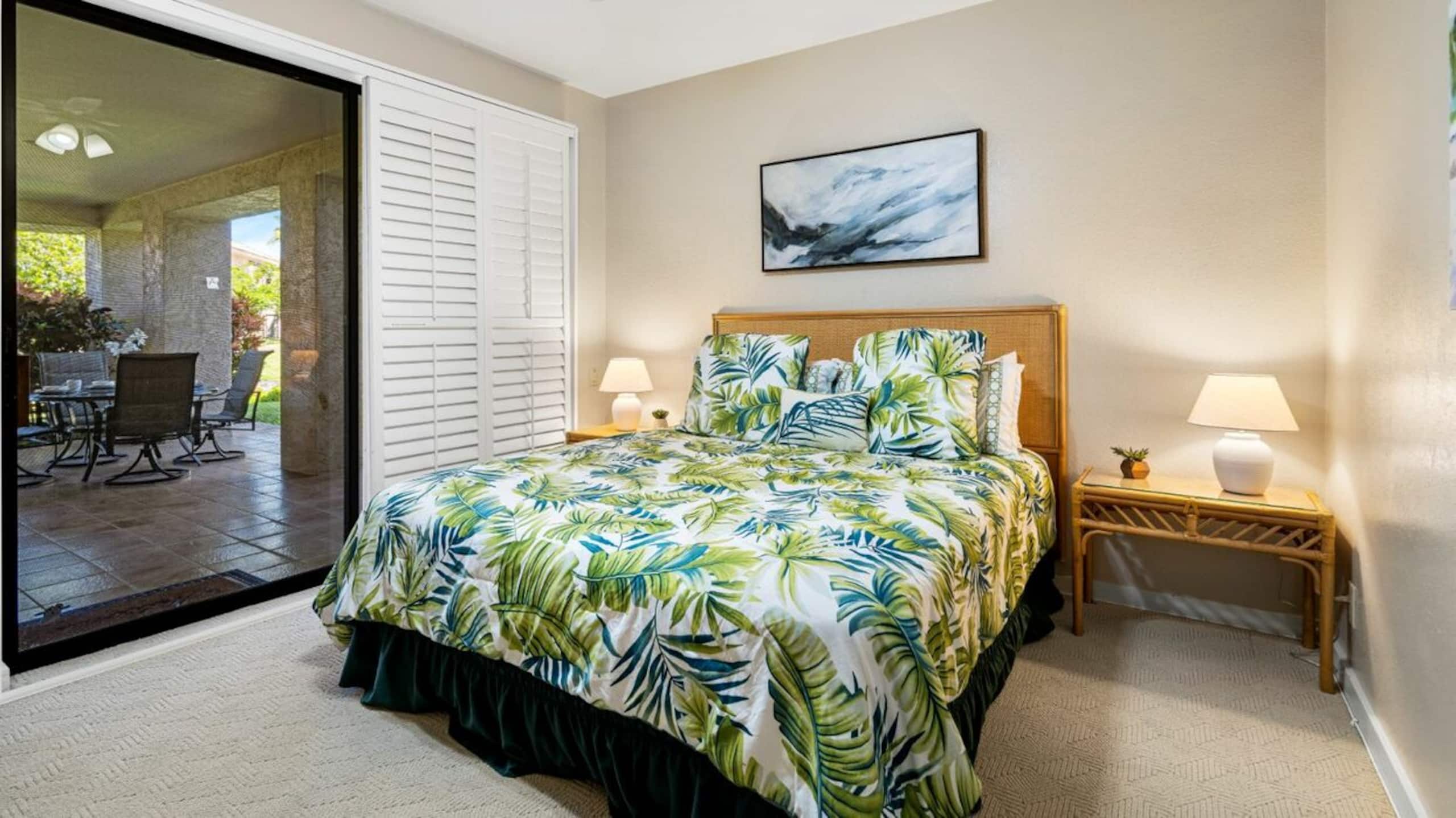 Ground Floor Condo, Lagoon Views + Lanai + A/C - Photo 12
