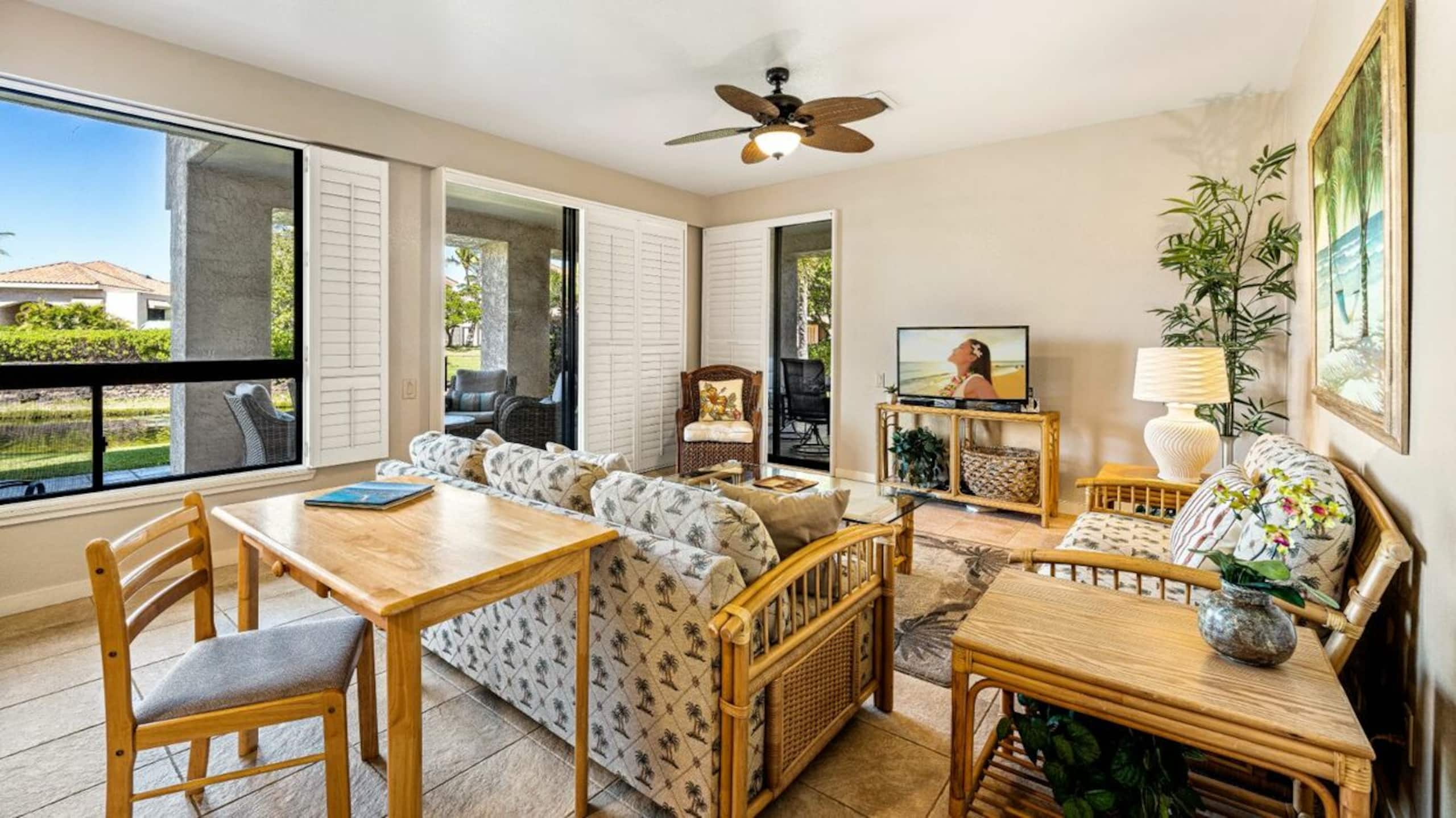 Ground Floor Condo, Lagoon Views + Lanai + A/C - Photo 3