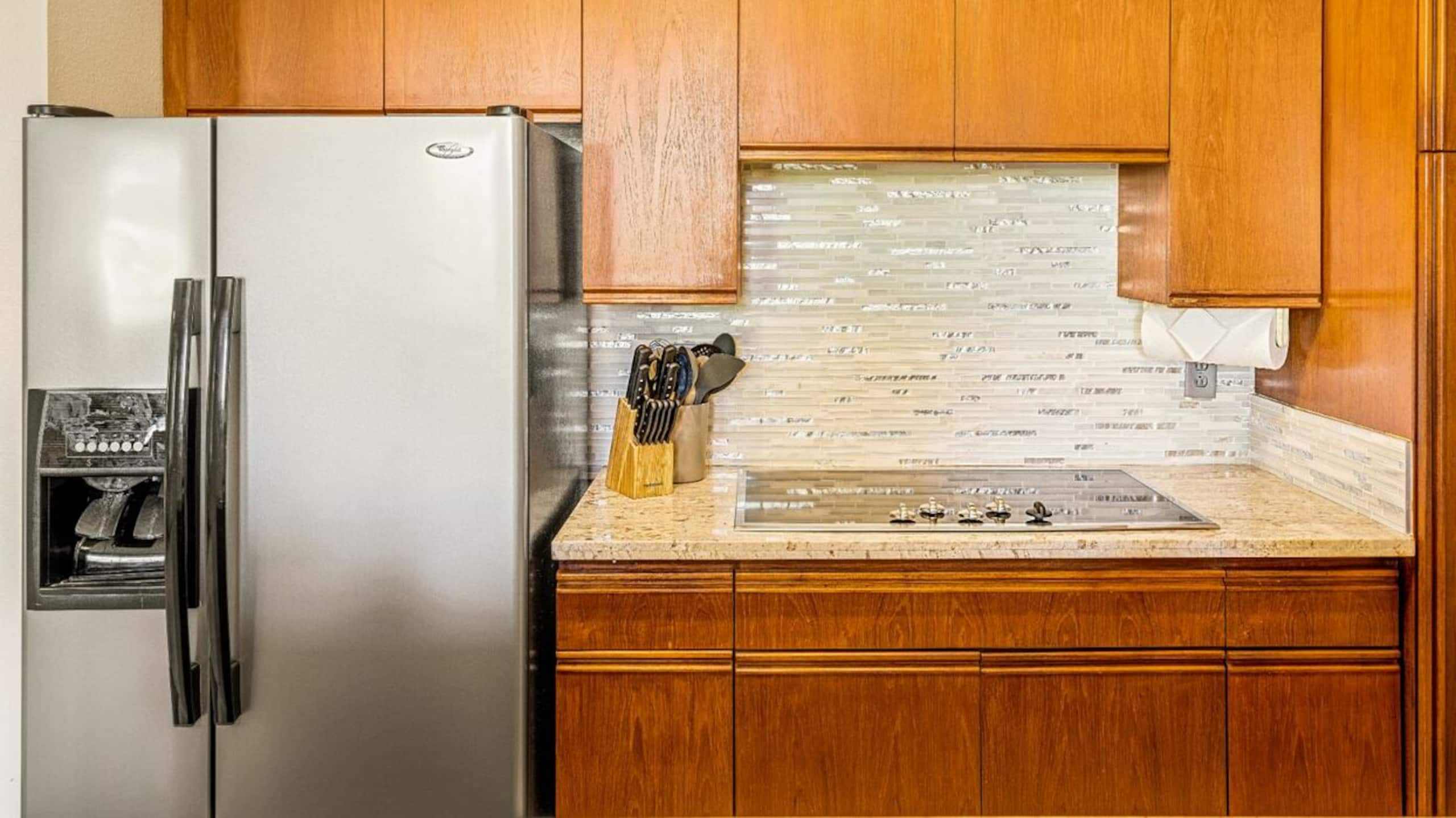 Ground Floor Condo, Lagoon Views + Lanai + A/C - Photo 8