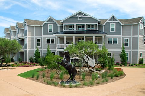 The Black Stallion 24 Bedroom Home W/ Heated Pool