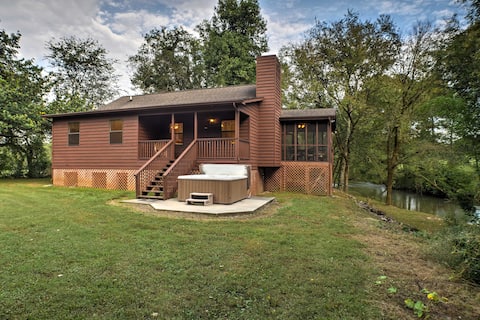 Creekfront Cabin Near Chattanooga w/ Hot Tub!