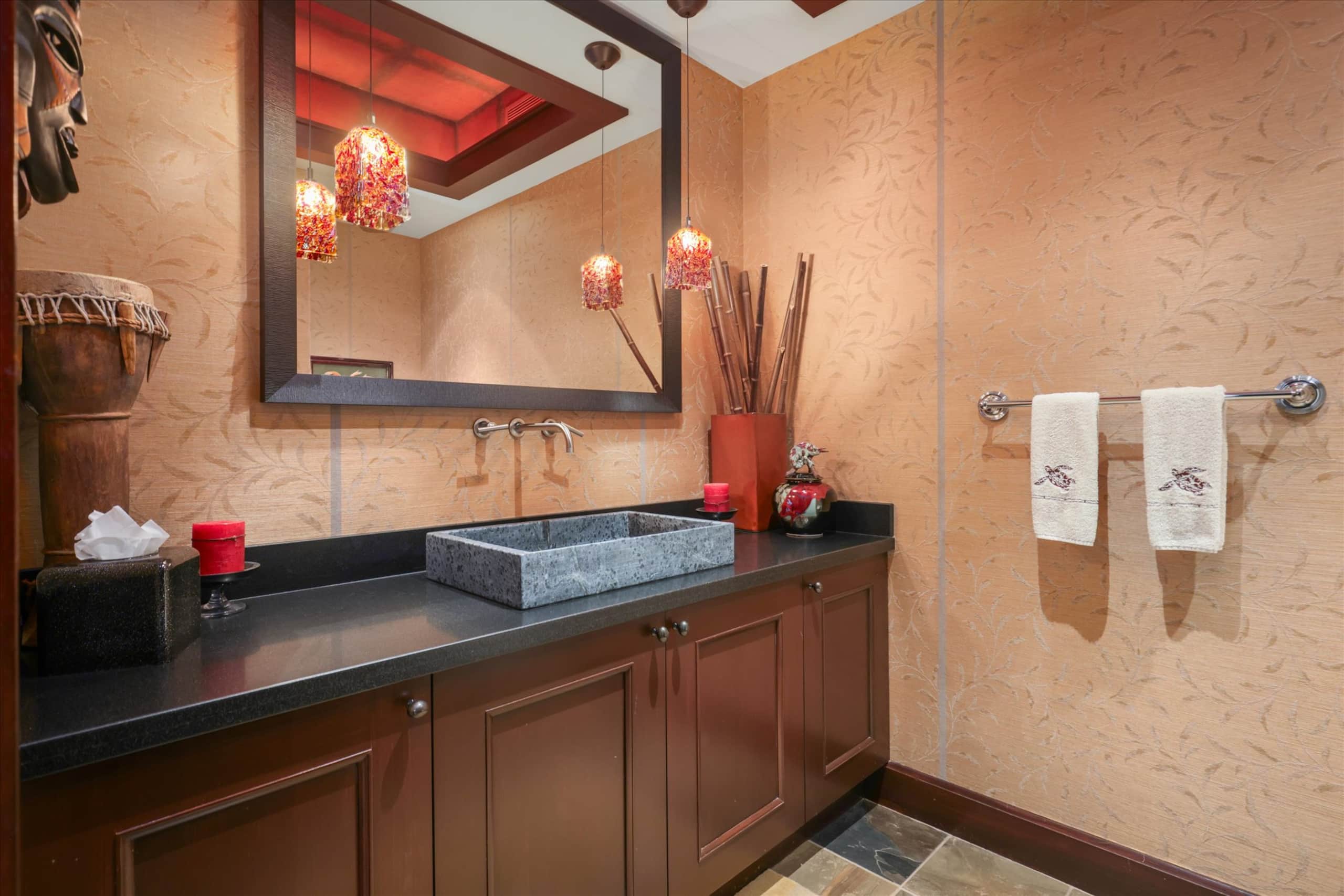 Condo in Kailua-Kona · ★5.0 · 3 bedrooms · 4 beds · 3.5 baths - Image 36