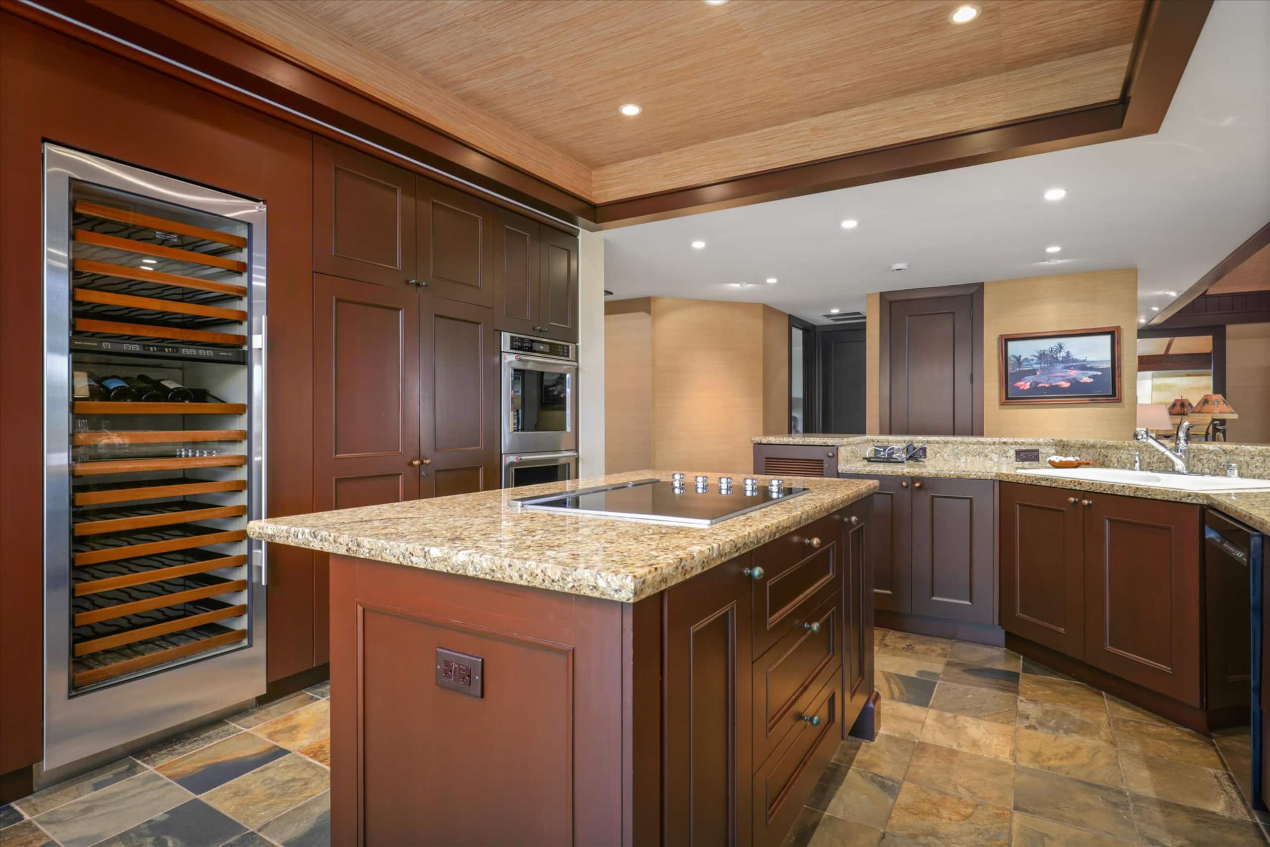 Condo in Kailua-Kona · ★5.0 · 3 bedrooms · 4 beds · 3.5 baths - Image 23