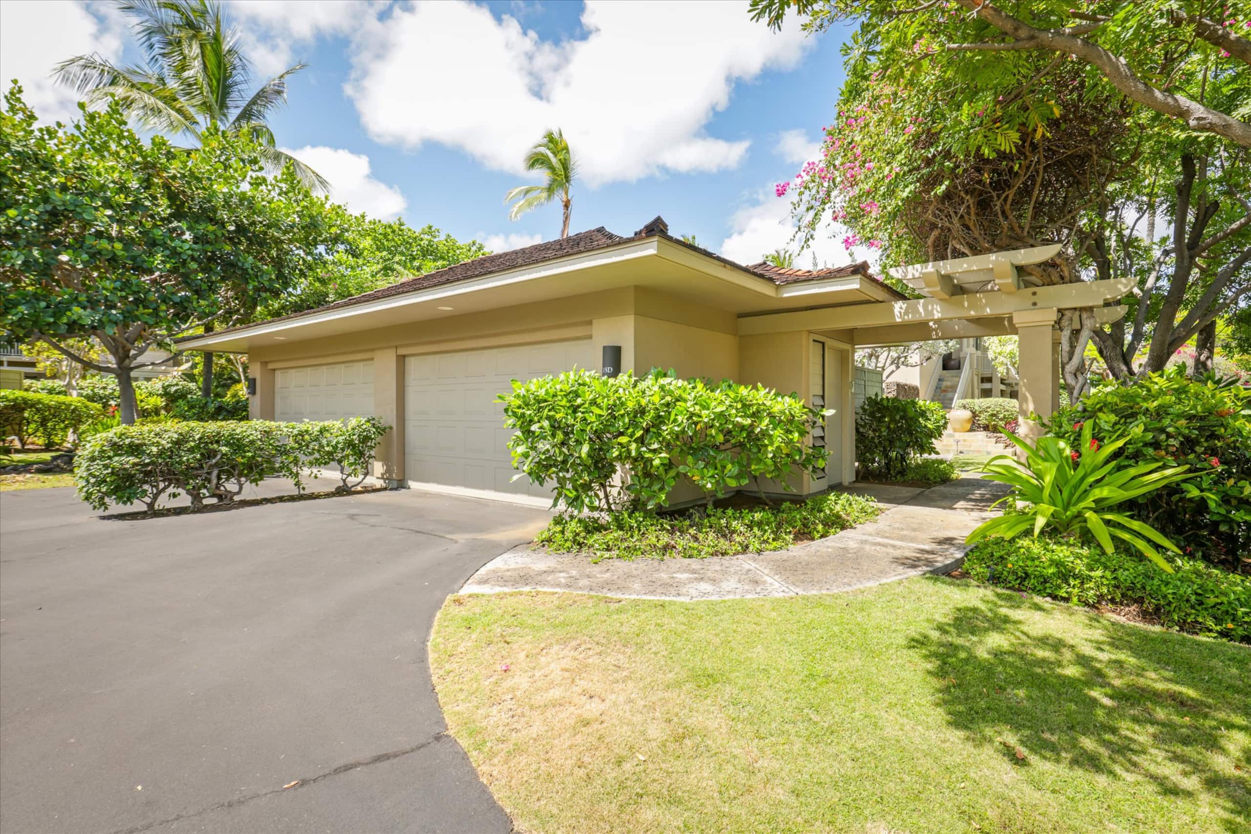 Condo in Kailua-Kona · ★5.0 · 3 bedrooms · 4 beds · 3.5 baths - Image 42
