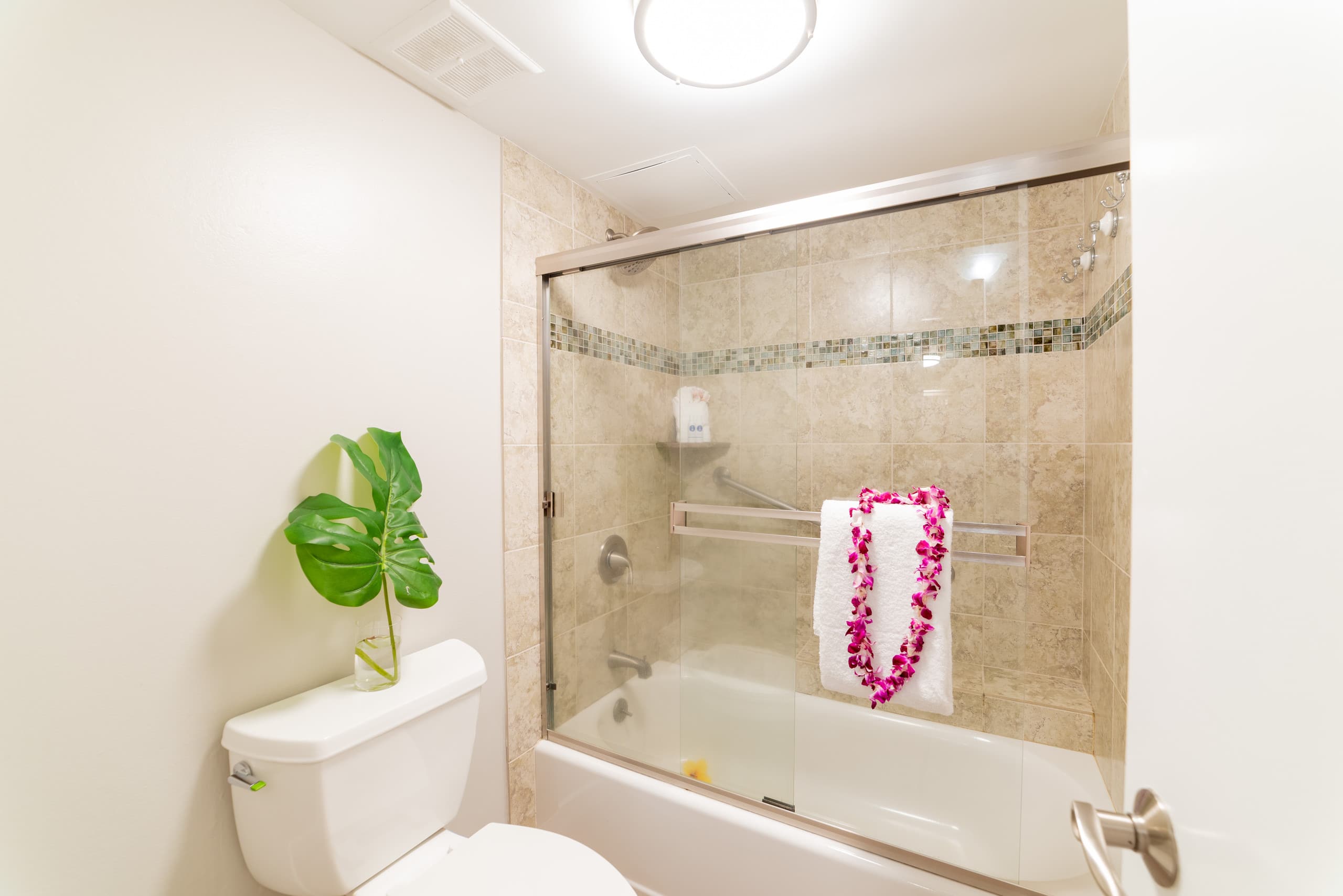 Condo in Lahaina · ★4.58 · 1 bedroom · 3 beds · 1 private bath - Image 23