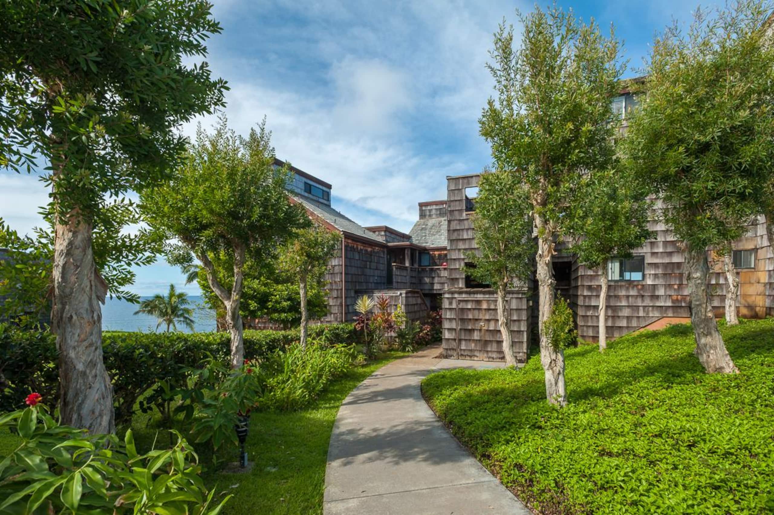 Condo in Princeville · ★4.67 · 2 bedrooms · 3 beds · 2 private baths - Image 23