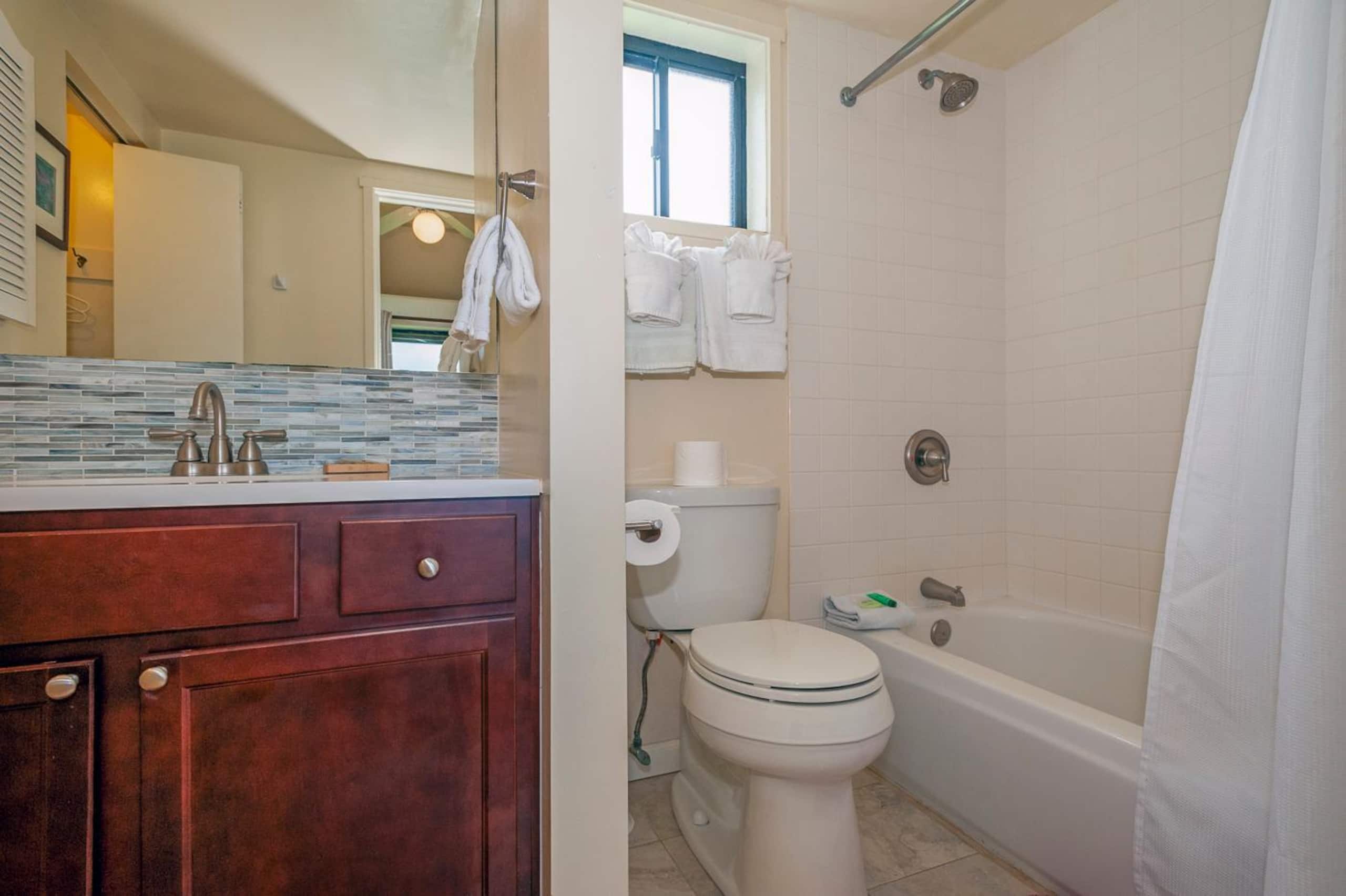 Condo in Princeville · ★4.67 · 2 bedrooms · 3 beds · 2 private baths - Image 19