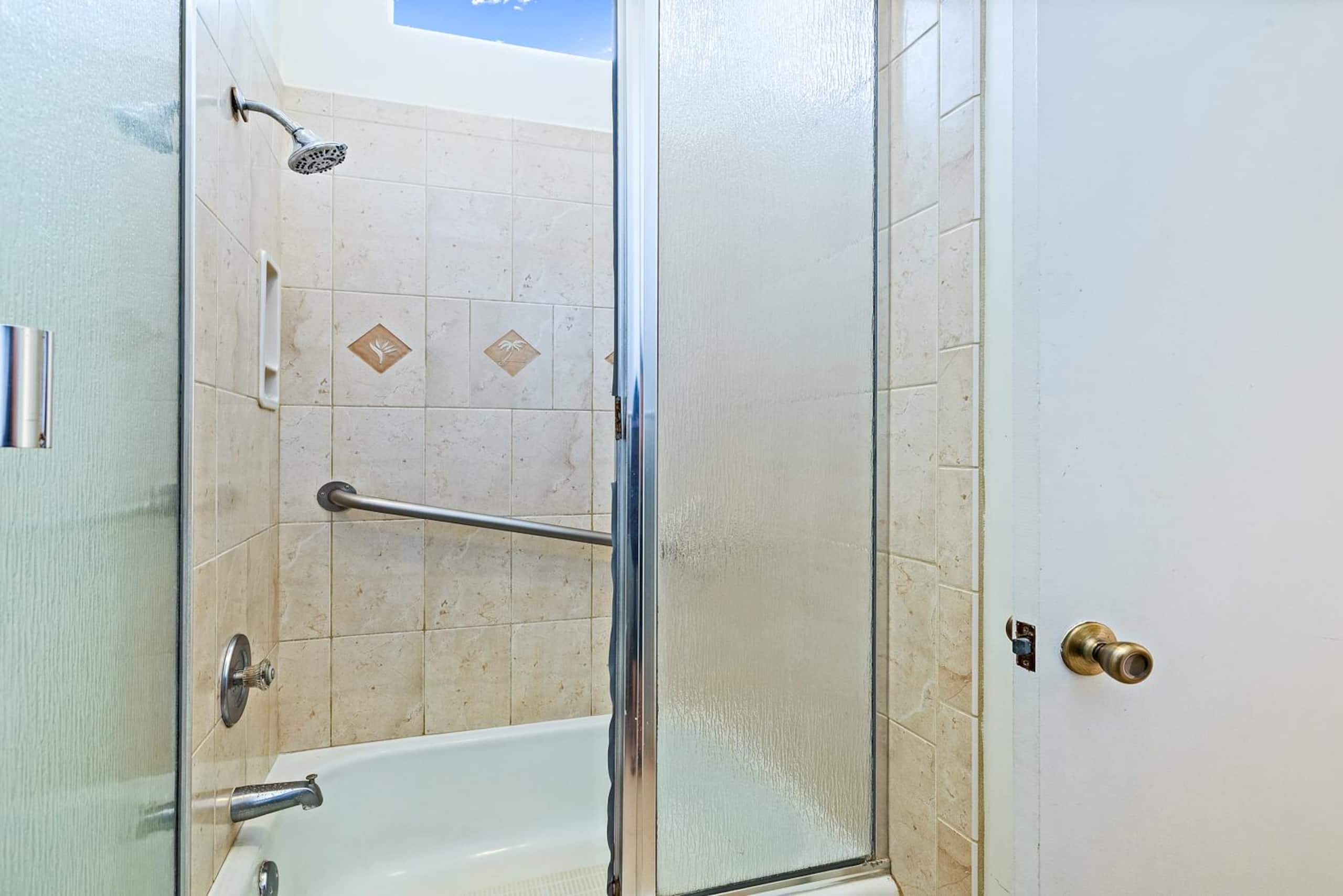 Condo in Lahaina · ★4.81 · 2 bedrooms · 4 beds · 2 baths - Image 35