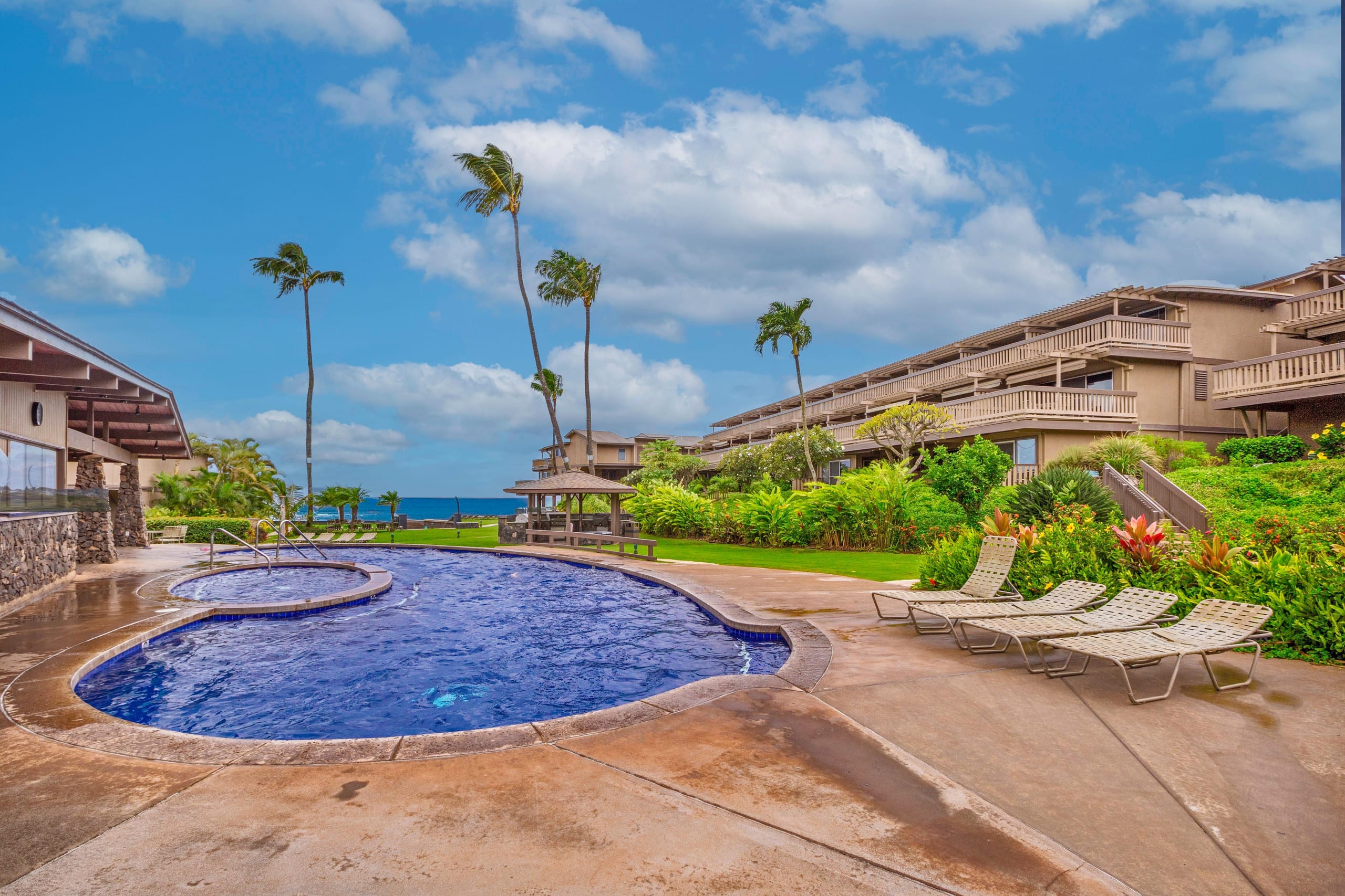 Condo in Lahaina · ★4.81 · 2 bedrooms · 4 beds · 2 baths - Image 39