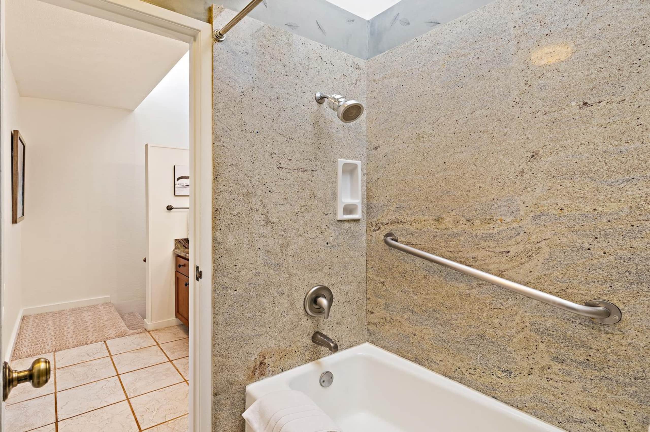 Condo in Lahaina · ★4.81 · 2 bedrooms · 4 beds · 2 baths - Image 26
