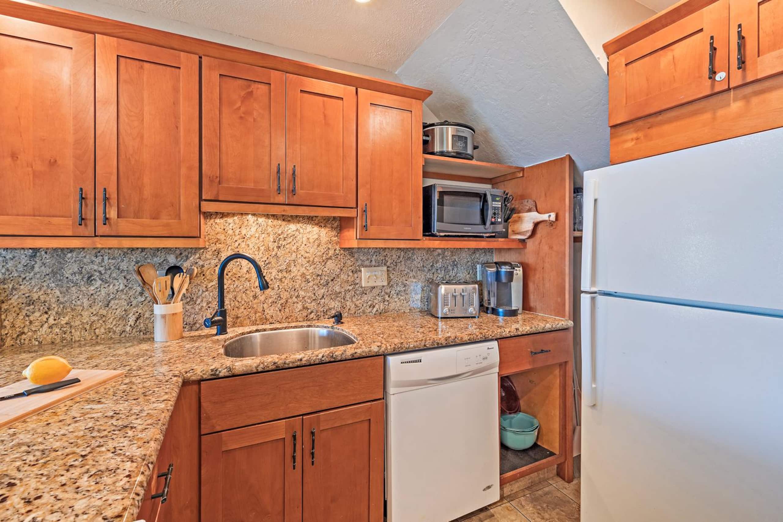 Condo in Lahaina · ★4.81 · 2 bedrooms · 4 beds · 2 baths - Image 6