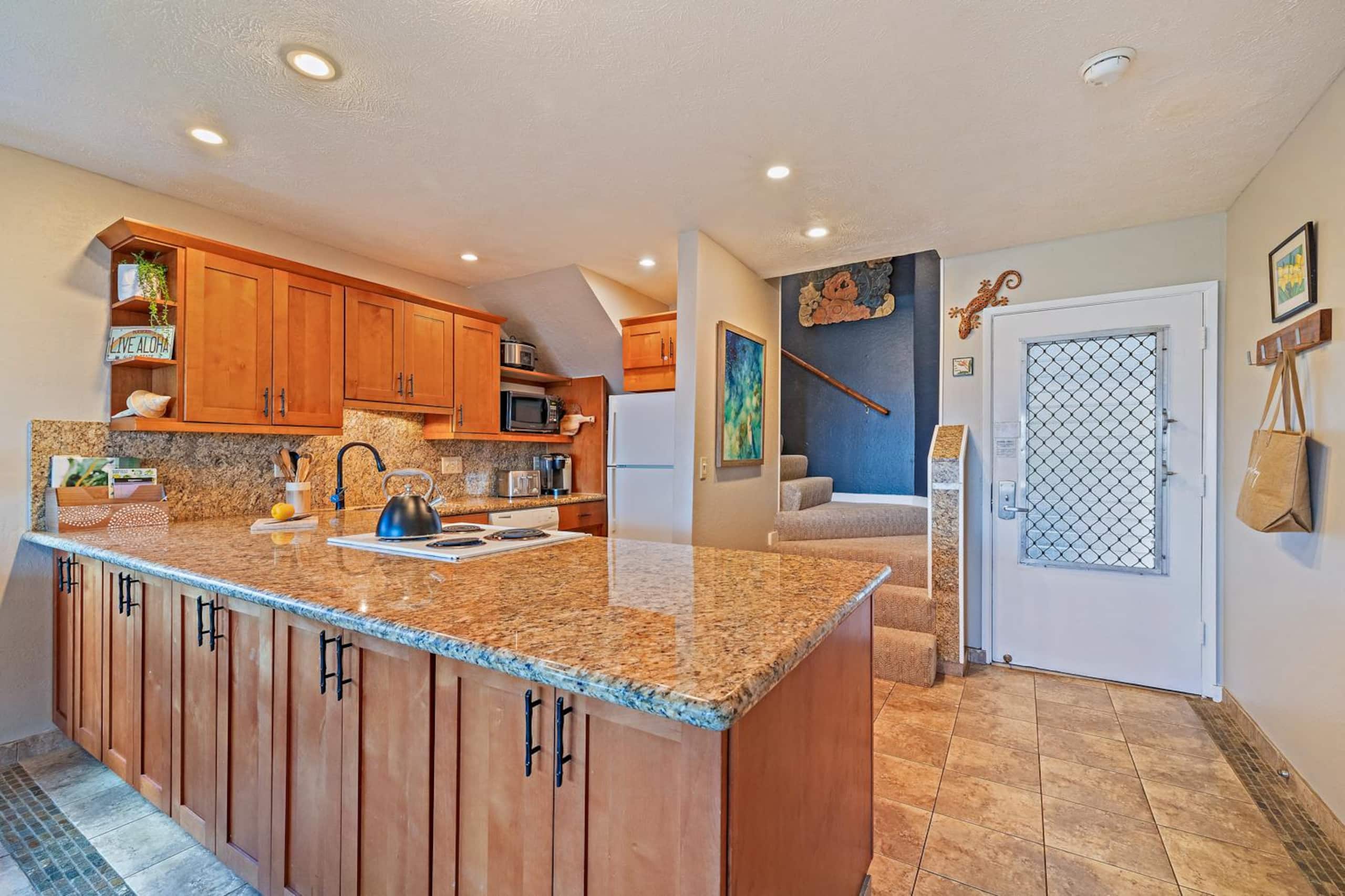 Condo in Lahaina · ★4.81 · 2 bedrooms · 4 beds · 2 baths - Image 5