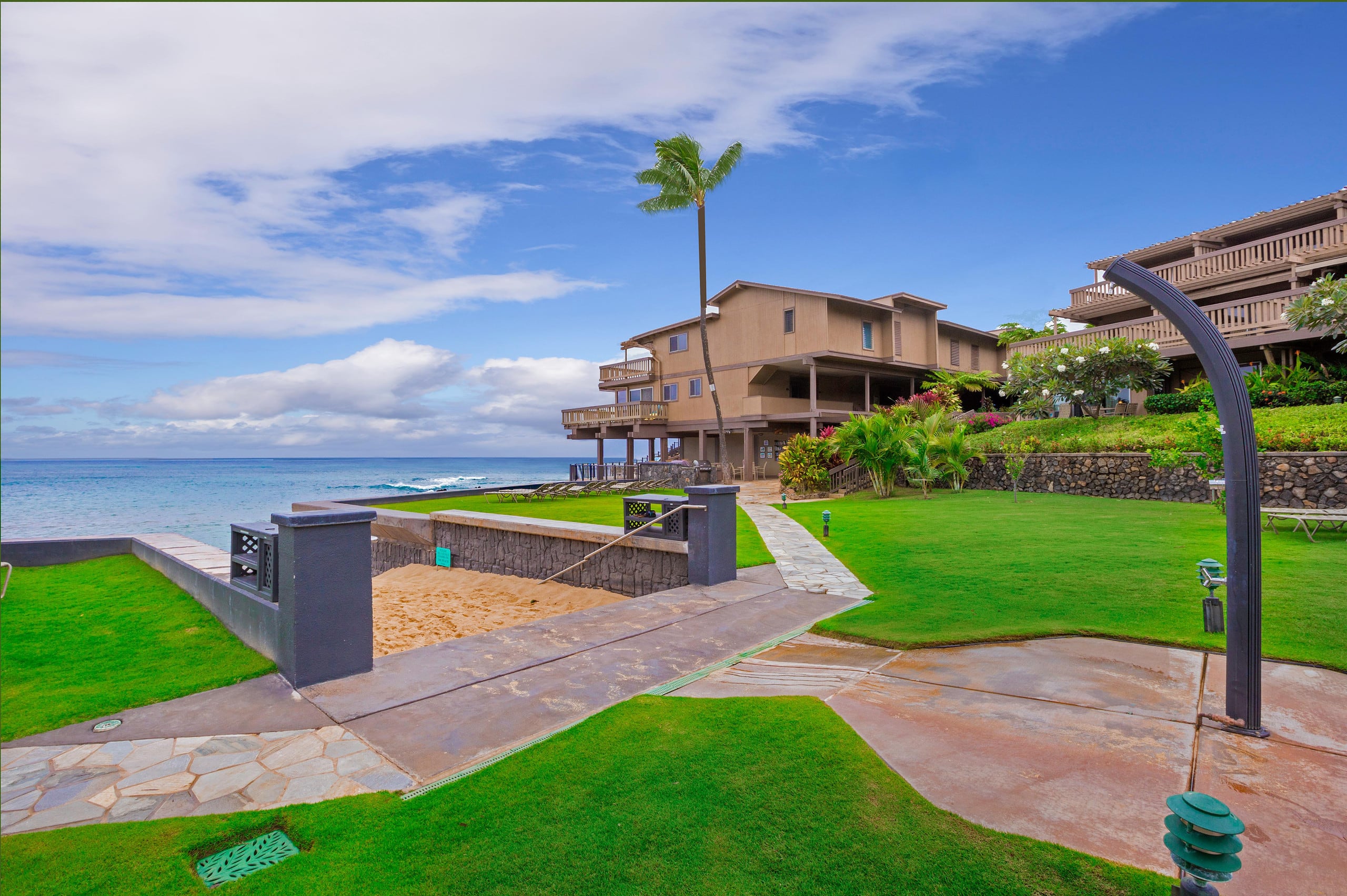 Condo in Lahaina · ★4.81 · 2 bedrooms · 4 beds · 2 baths - Image 37