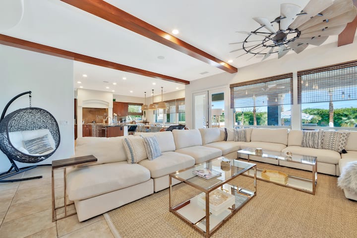 Living, canapea masivă