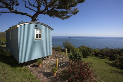 Shepherd's Hut Gorran Haven, Panoramic Ocean Views