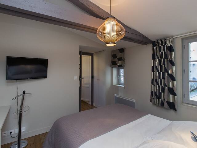 Bord’O Appart – Le Cheverus 6 – Bordeaux gallery image 5