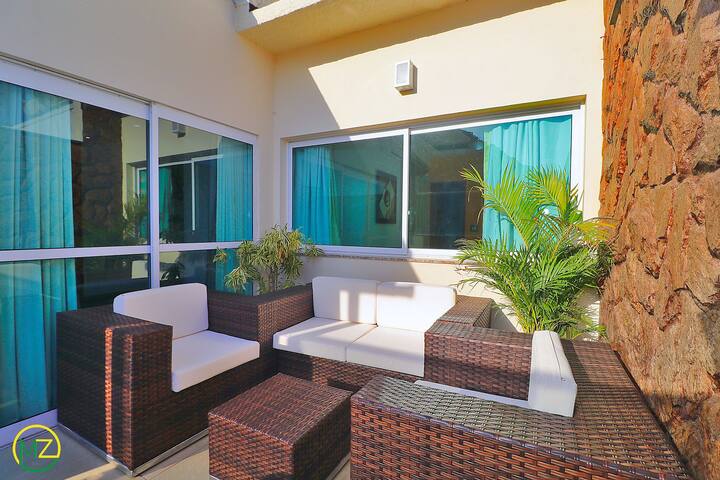 Beautiful penthouse with jacuzzi and terrace gallery image 2