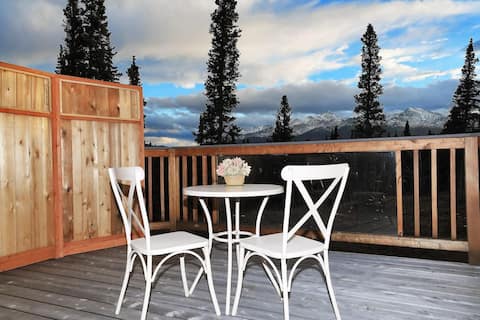 Popular Airbnb listing: Denali King Suite with Amazing Views! in Healy