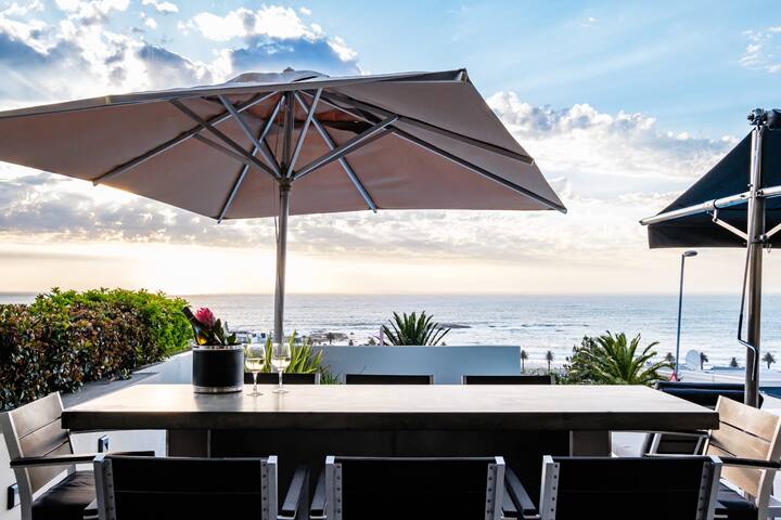 Luxury Villa w/Large Patio + Private Pool (Wescamp gallery image 4