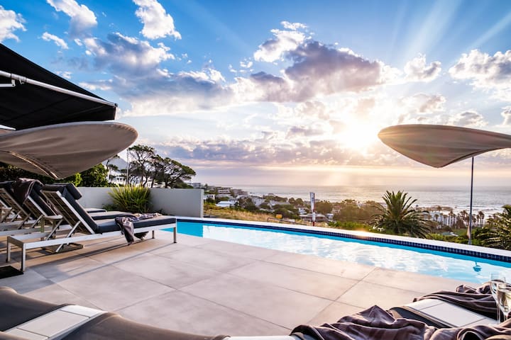 Luxury Villa w/Large Patio + Private Pool (Wescamp