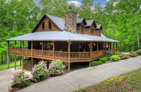 Hidden Creek- Trail to Creek, Hot Tub, Pool Table