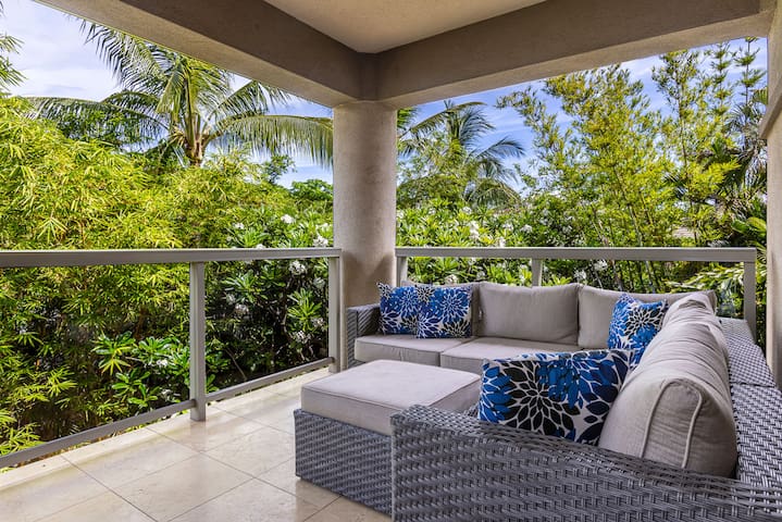 Maui Villa Stunning Views and Gourmet Kitchen