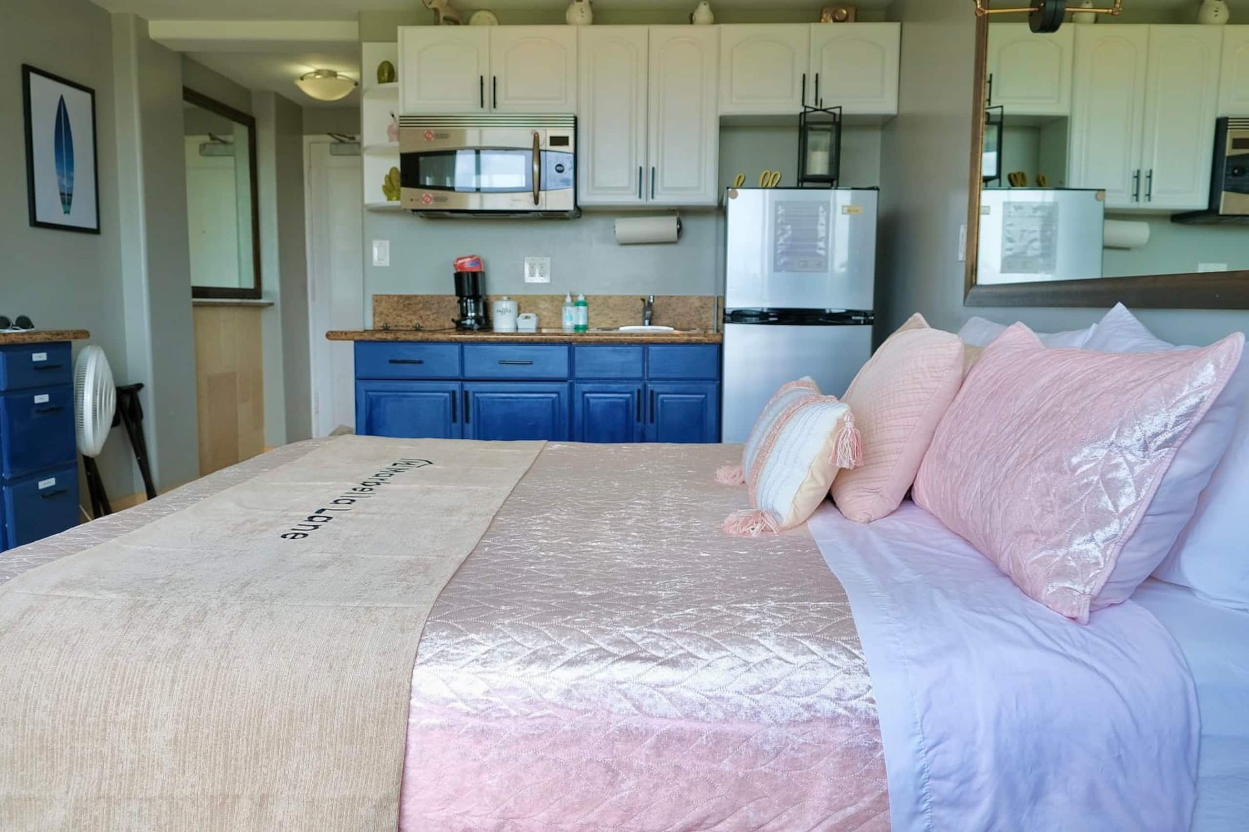 Condo in Honolulu · ★4.72 · 1 bedroom · 1 bed · 1 private bath - Image 3