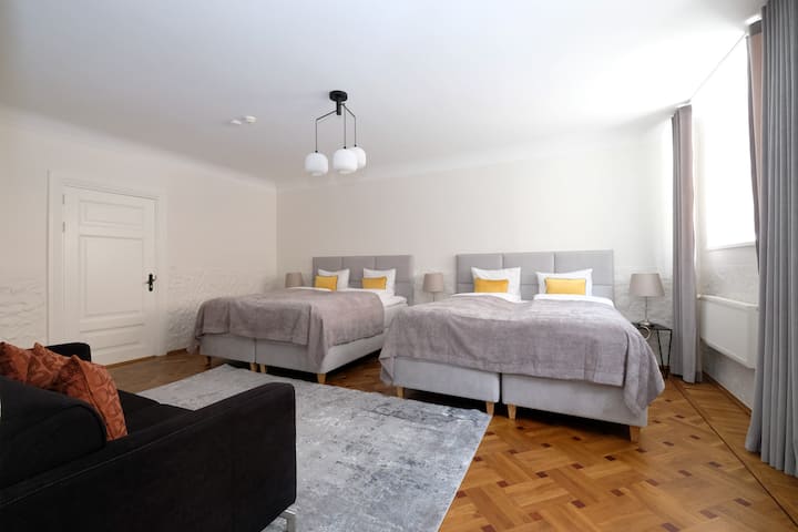 Elegant 4br Duplex Near Toompea Castle - Tallinn