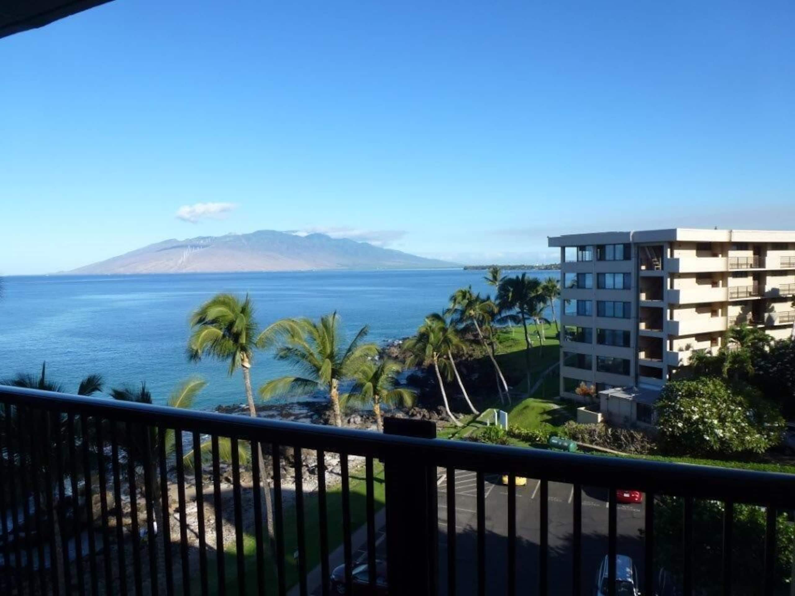 Condo in Kihei · ★4.93 · 2 bedrooms · 2 beds · 2 baths - Image 19