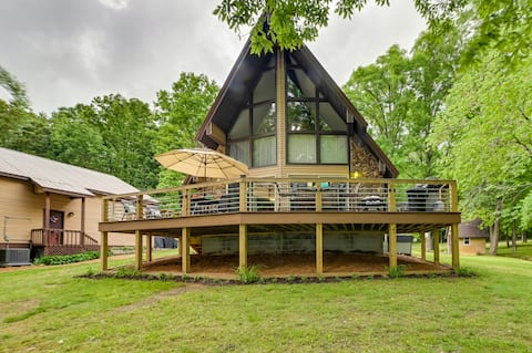 Cozy Dover Home w/ Boat Dock, Fire Pit & Deck!