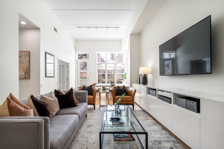 Old Town Condo with Elevator, Parking & Terrace