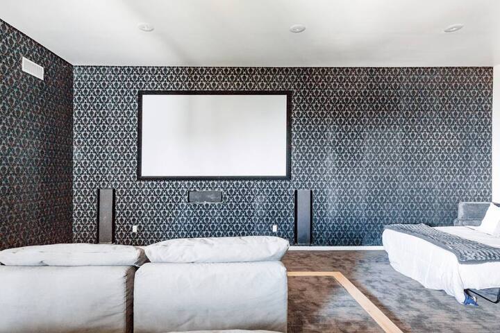 $8M Sunset Strip Jetliner View Oasis gallery image 3