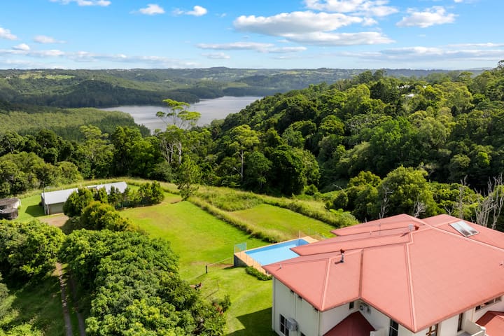 Lemon Grove – Montville Manor with Lake & Mountai