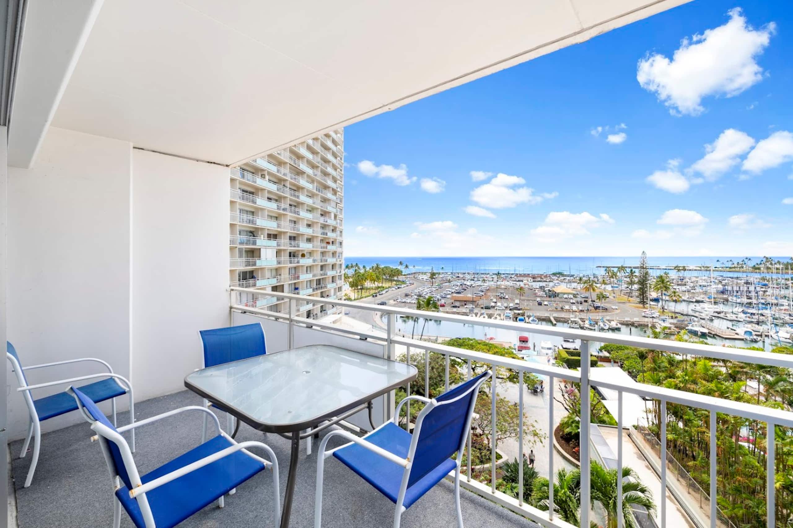Breathtaking 2BR Ocean View near Waikiki Beach - Image 16