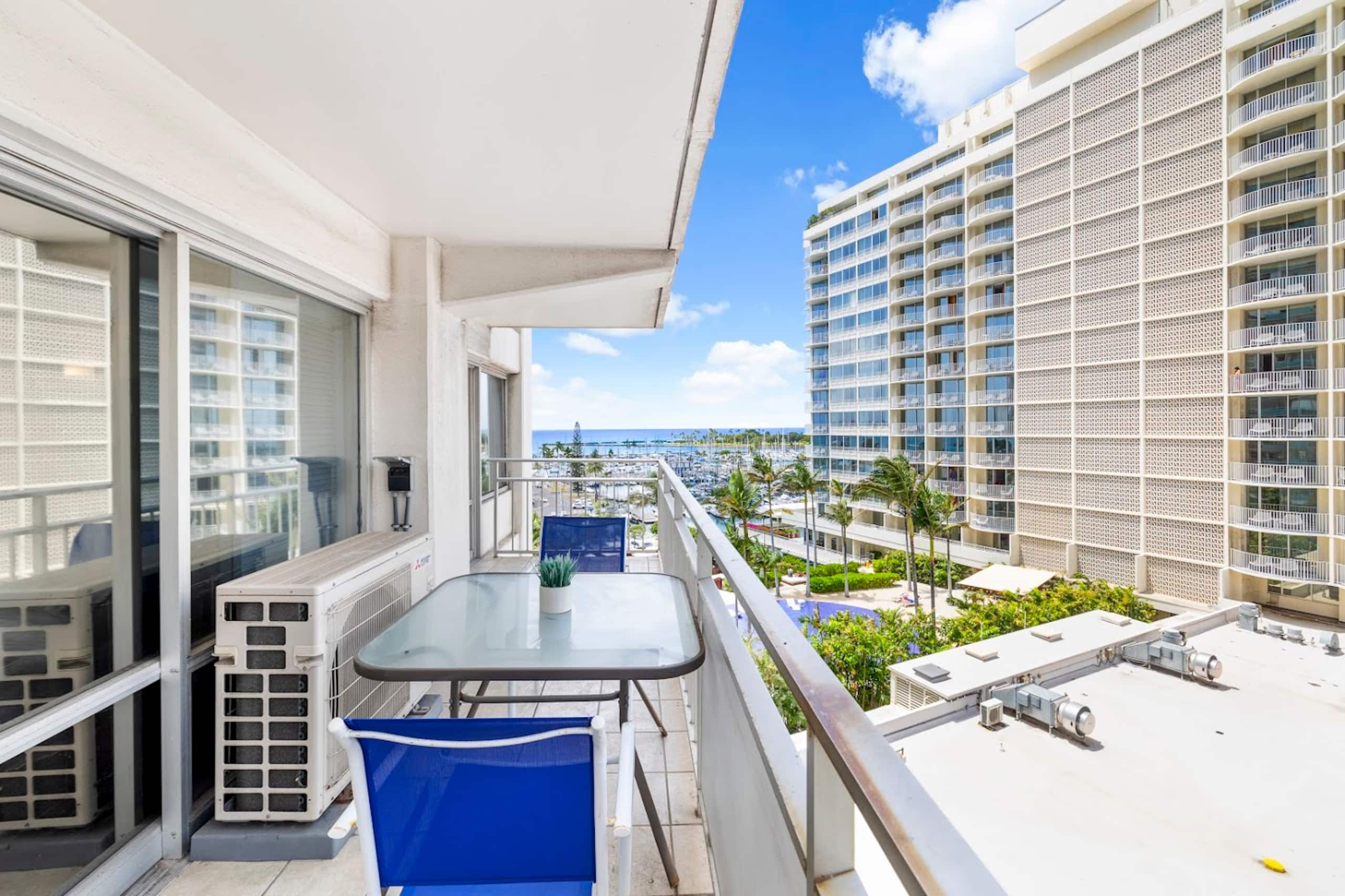 Breathtaking 2BR Ocean View near Waikiki Beach - Image 18