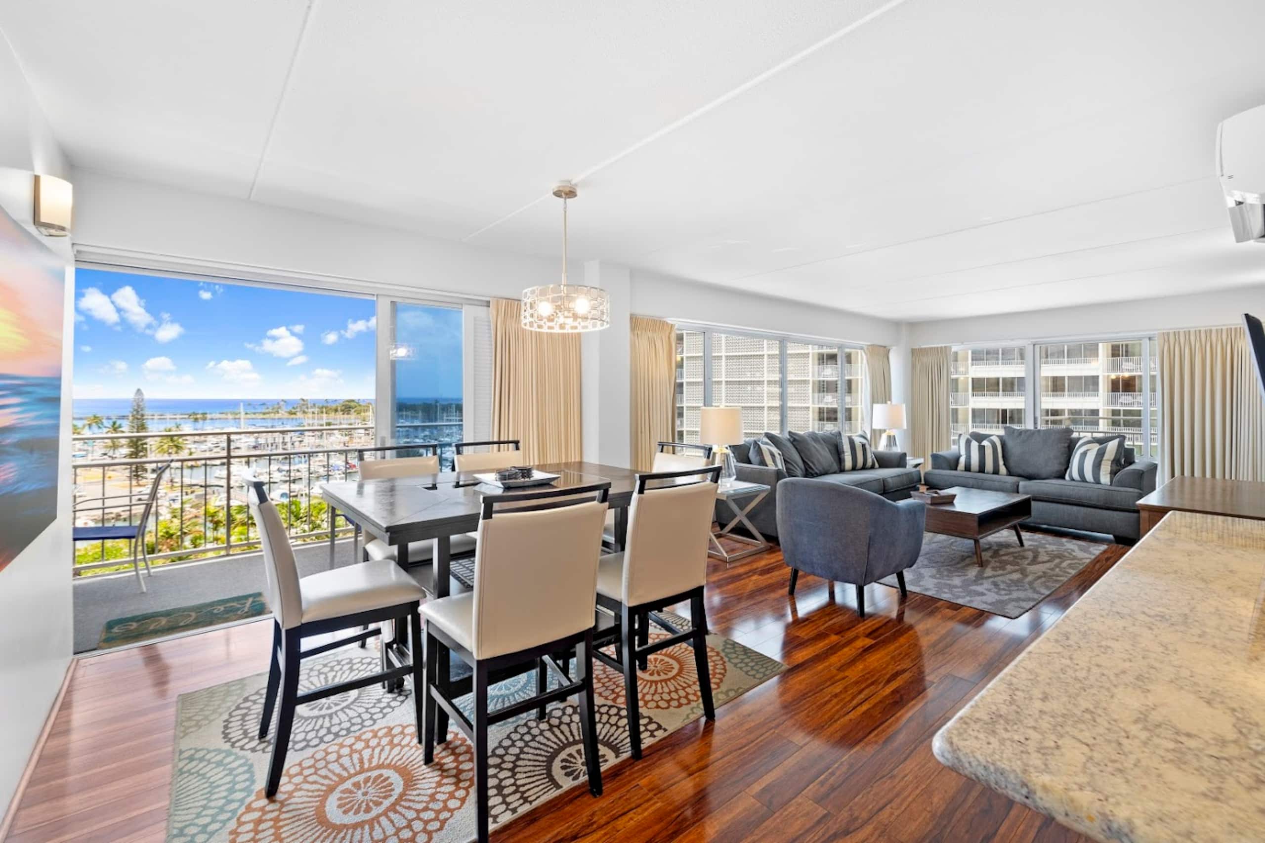 Breathtaking 2BR Ocean View near Waikiki Beach - Image 15