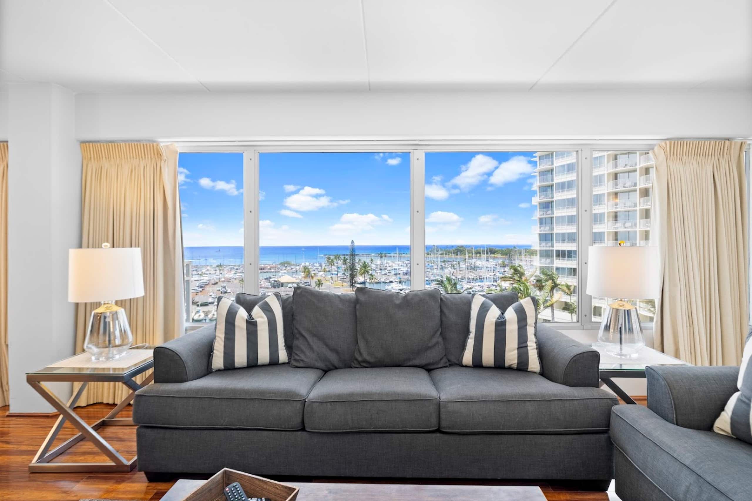 Breathtaking 2BR Ocean View near Waikiki Beach - Image 11
