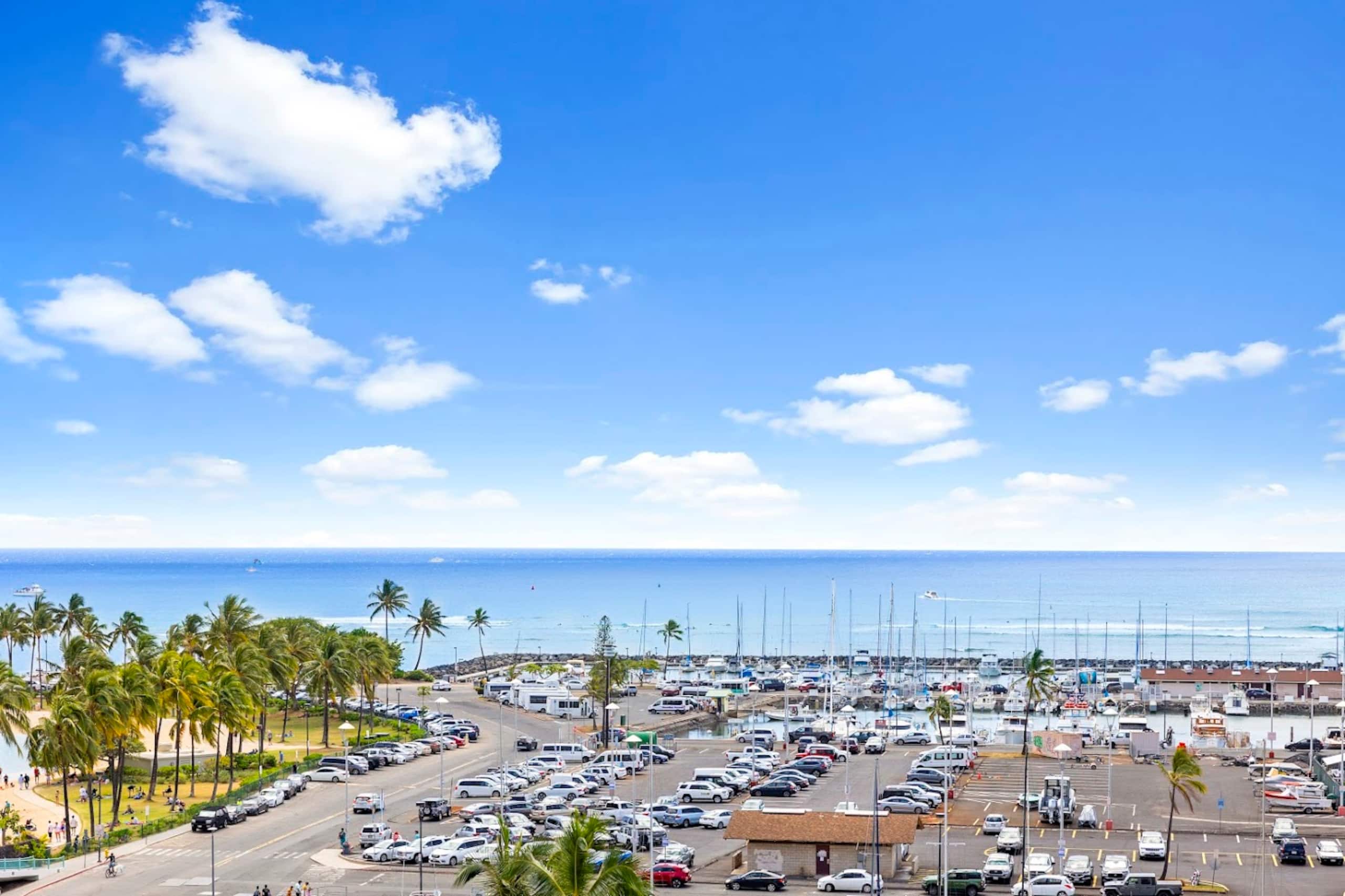Breathtaking 2BR Ocean View near Waikiki Beach - Image 20
