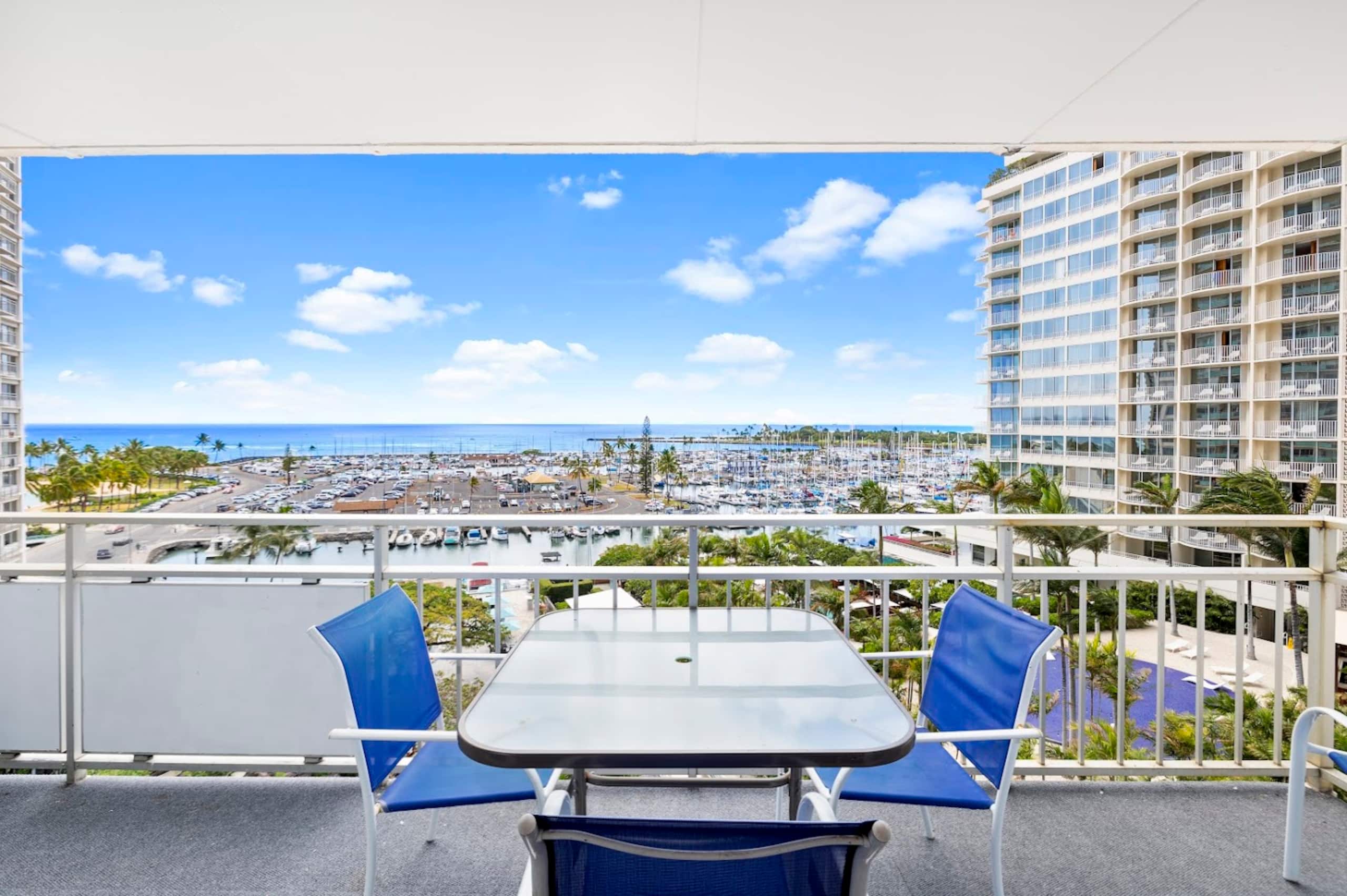 Breathtaking 2BR Ocean View near Waikiki Beach - Image 9