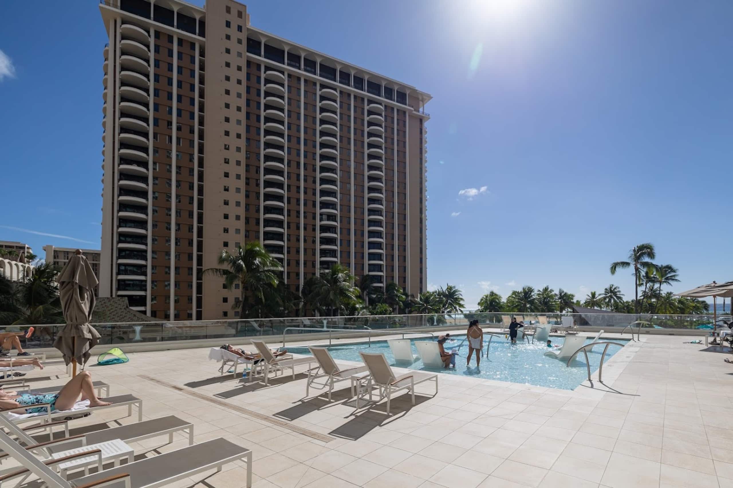Breathtaking 2BR Ocean View near Waikiki Beach - Image 26