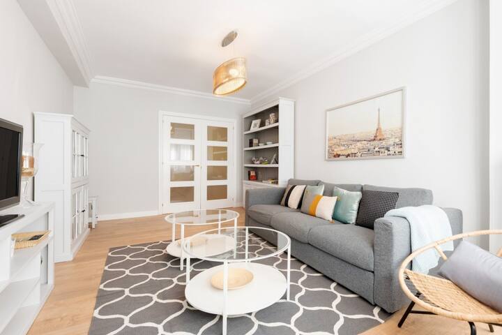 Bright & Luxury W/ Parking – Madrid