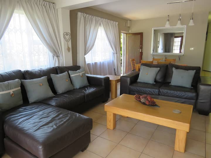 Pet Friendly, 2 Bedroom Apartment, Umhlanga - Umhlanga