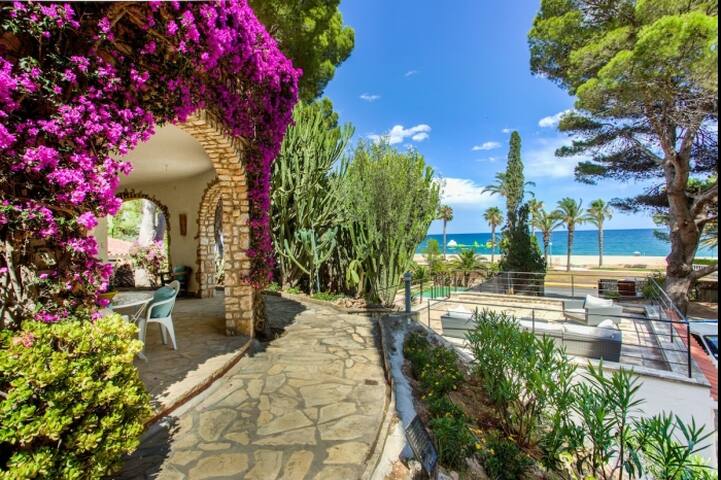 Tarraco Homes managed Airbnb listing 2
