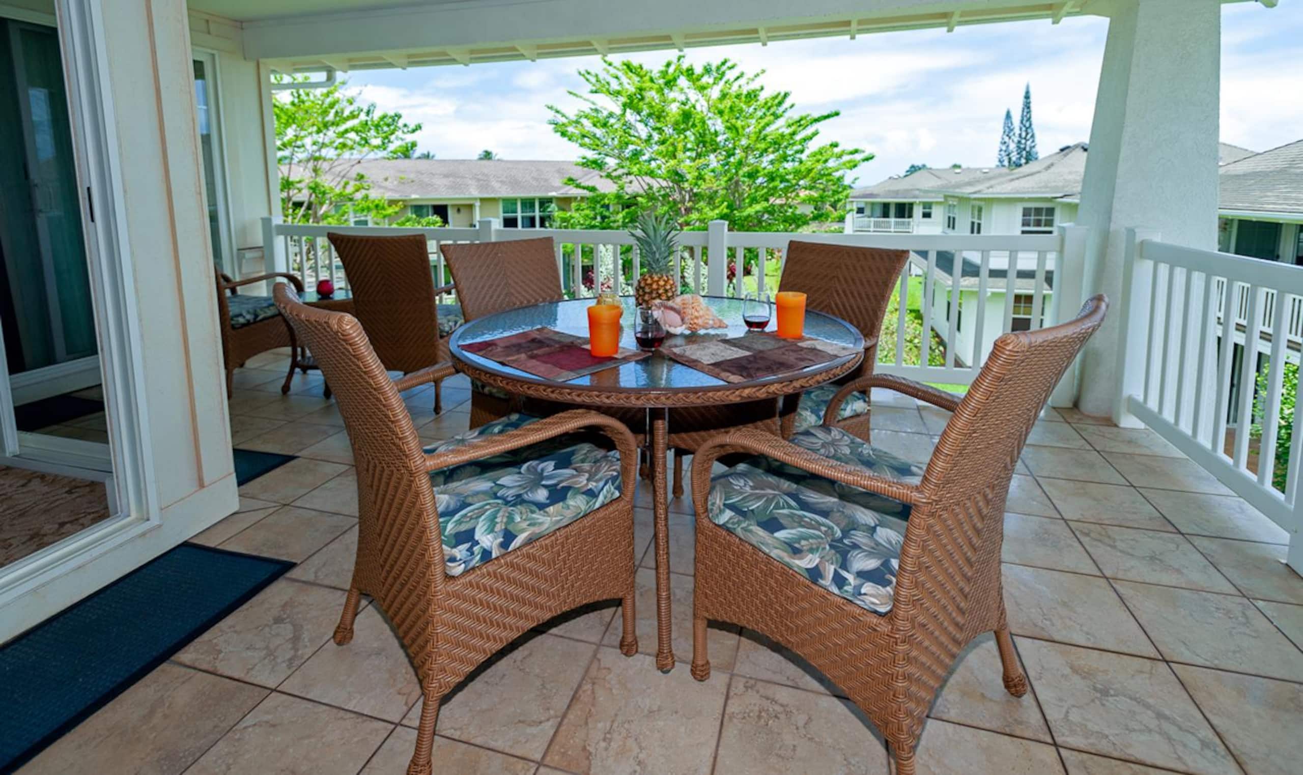 Condo in Princeville · ★4.73 · 3 bedrooms · 4 beds · 3 private baths - Image 2